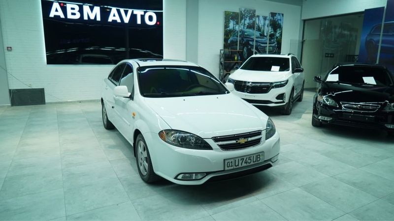 Gentra 2021 yil nasiya savdo kuzovi toza 72.000 km Gentra 2021 yil nasiya savdo kuzovi toza 72.000 km