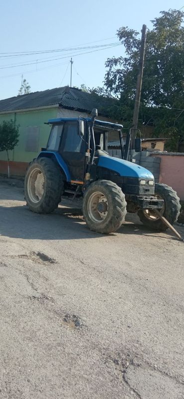 Traktor 50x60 niholding srochna sotiladi