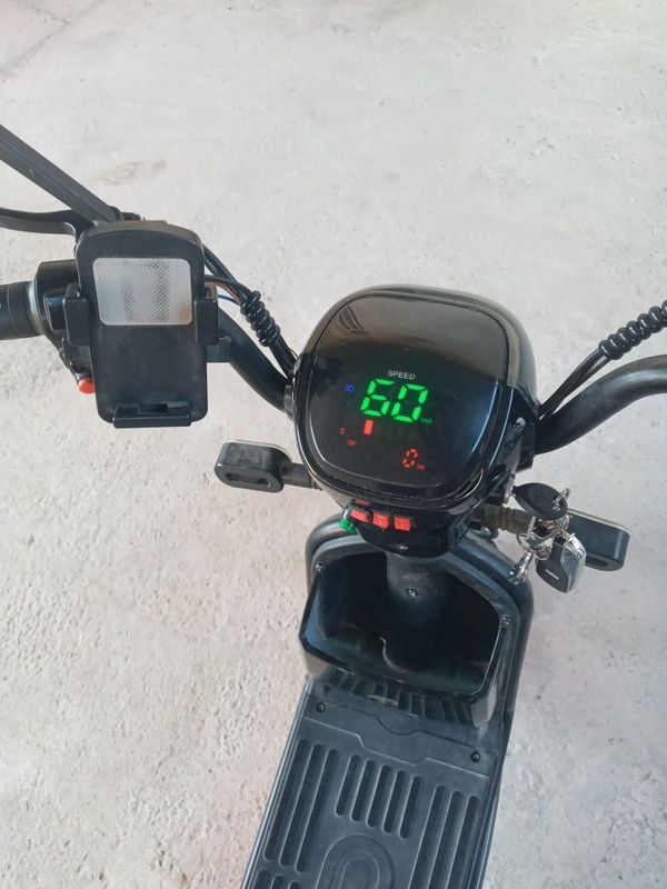Skuter satiladi kelisip beremen Skuter satiladi kelisip beremen