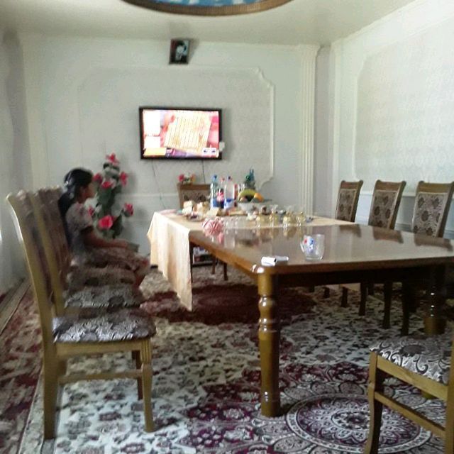 stul stul sotiladi yangi hali narhi kelishiladi