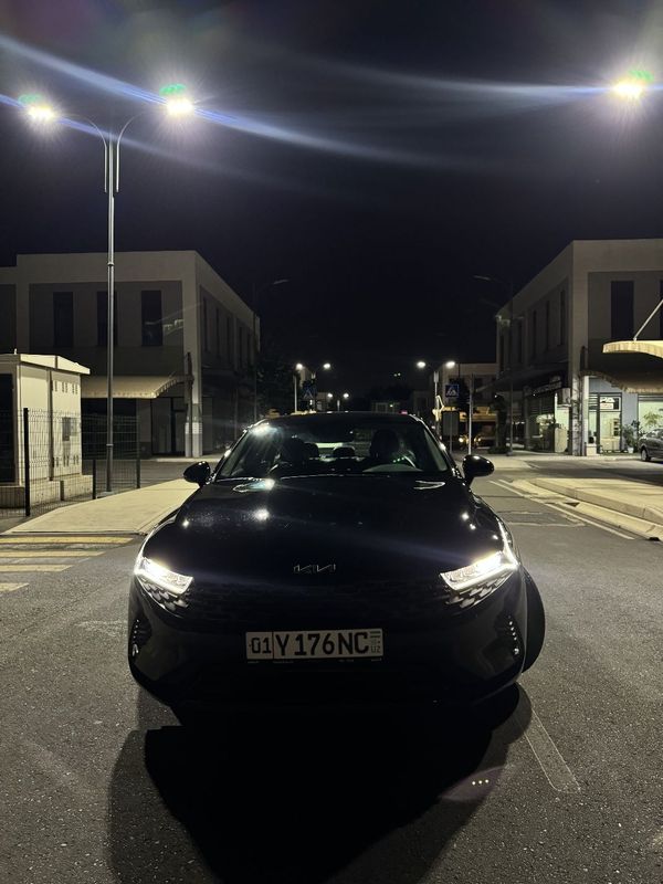 Kia K5 Lyuksiz full Pazitsiyasi Kia K5 Lyuksiz full Pazitsiyasi
