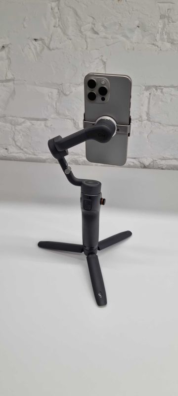 Стабилизатор DJI Osmo Mobile 6 (тёмно-серый) Стабилизатор DJI Osmo Mobile 6 (тёмно-серый)