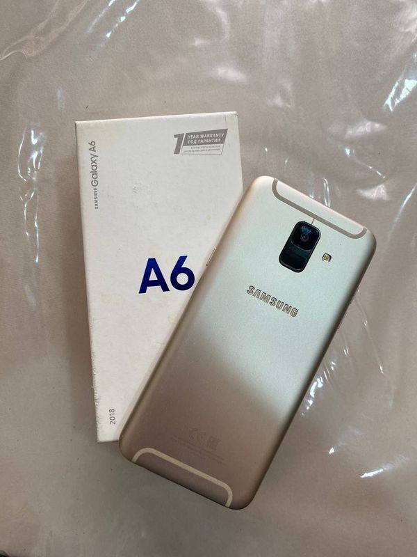 Samsung A 6 сотилади