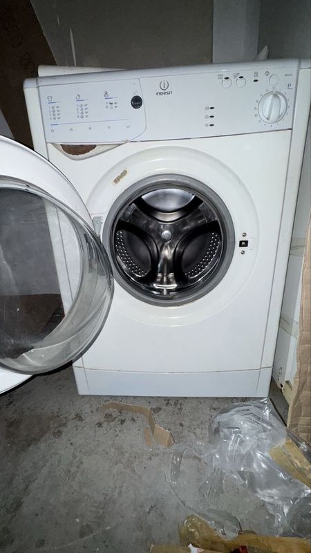 Indesit kir moshina Indesit kir moshina