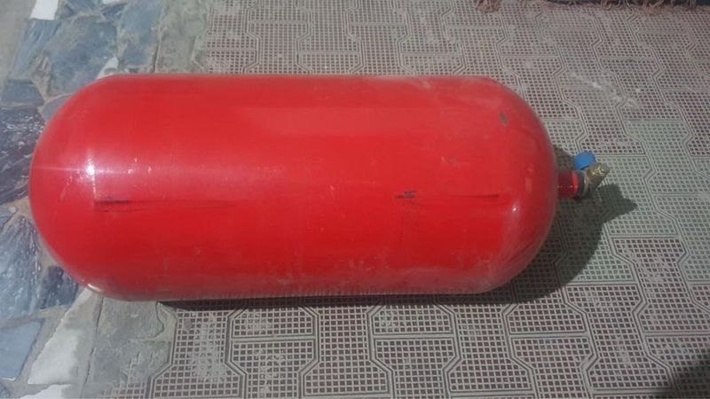 Gaz balon sotiladi srochna