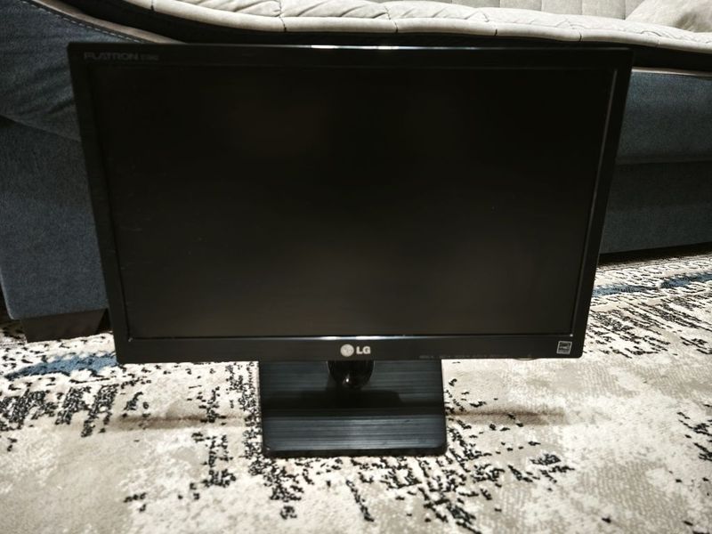Продам ПК монитор LG в отличие состоянии 17 дюймовый Продам ПК монитор LG в отличие состоянии 17 дюймовый