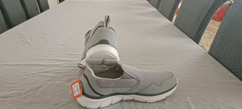 Skechers Kinetix 45,42 razmer