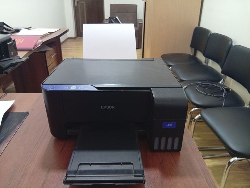 Printer sotiladi kopiya skaner qilsa xam boʻladi kompyuterdan komada