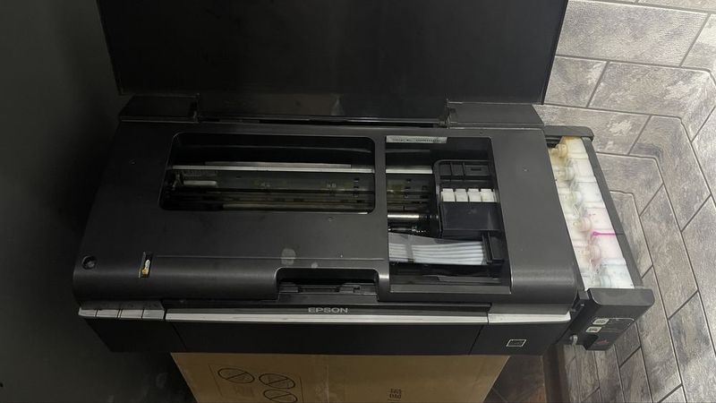 Продам принтер L 800 Продам принтер L 800