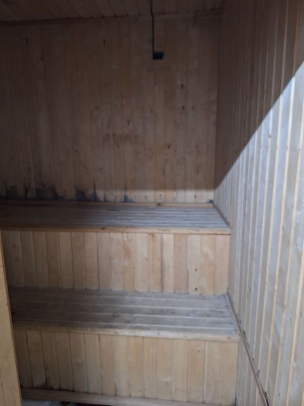 Sauna yoĝochlari sotiladi. Sauna yoĝochlari sotiladi.