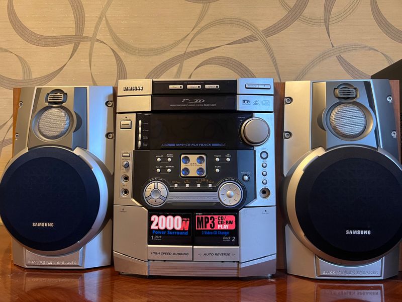 MP3-CD, CD и CD-RW, функция Power Surround MP3-CD, CD и CD-RW, функция Power Surround
