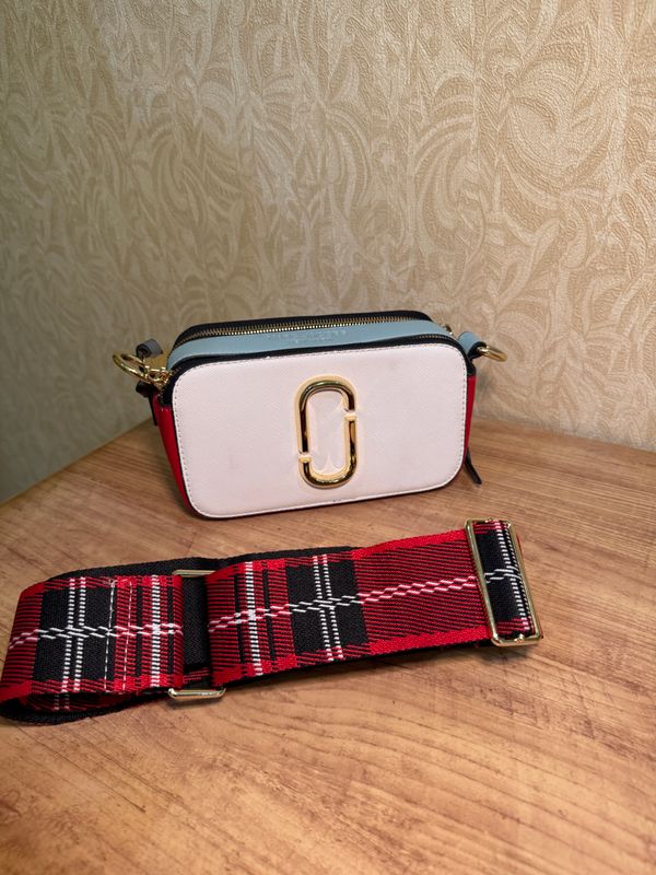 Сумка Marc Jacobs — бело-красно-голубая, стильная Сумка Marc Jacobs — бело-красно-голубая, стильная