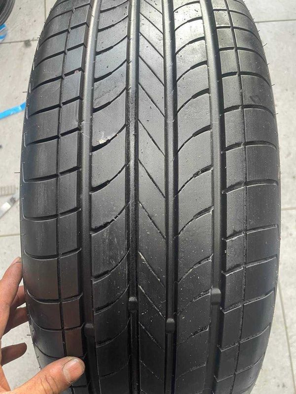 Shina Balon Bars 215/60R16 95V UZ200