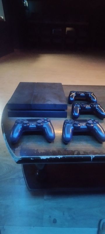 Ps4 sotiladi tayyor oyinlari bilan Ps4 sotiladi tayyor oyinlari bilan