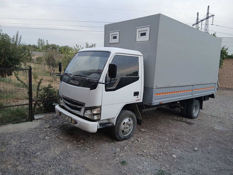 Isuzu yuk avtomabili (TSZINBEY) sotiladi Isuzu yuk avtomabili (TSZINBEY) sotiladi