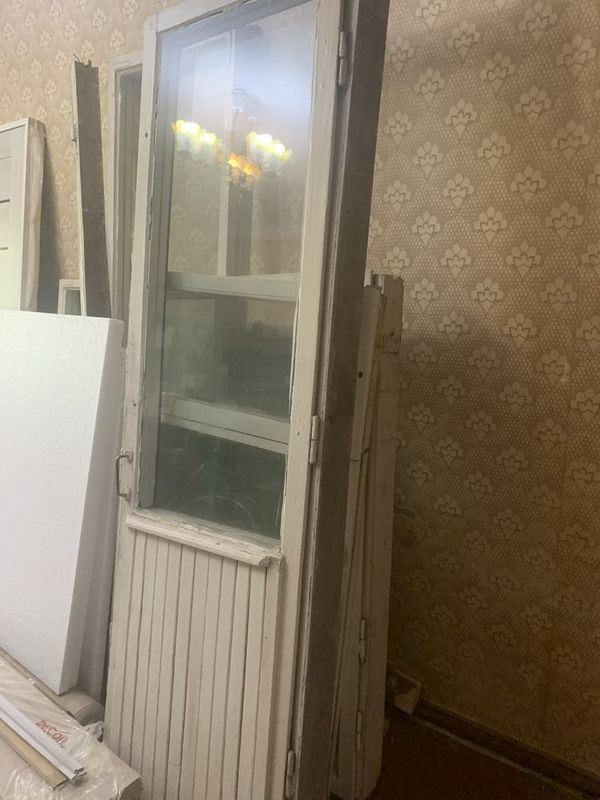 Отдам даром старые двери и окна