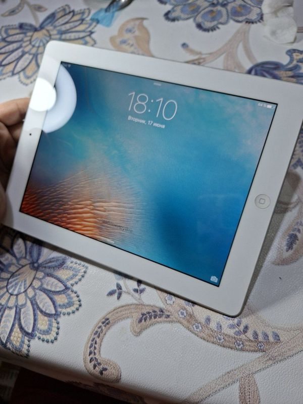 Продам iPad 3 A1416 Продам iPad 3 A1416