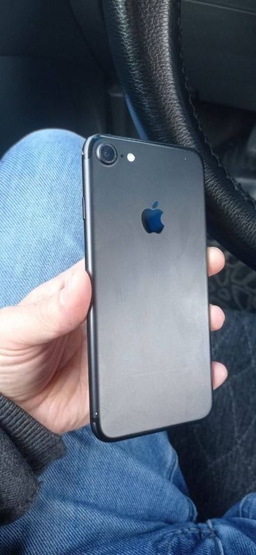 iPhone 7 sotiladi iPhone 7 sotiladi
