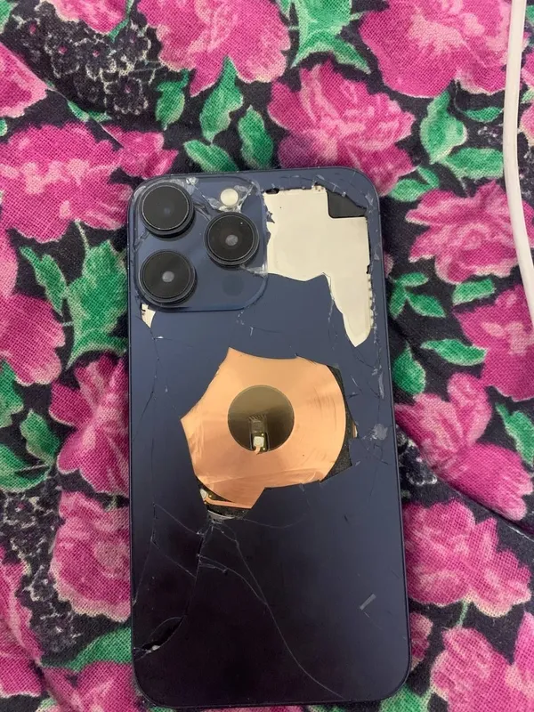 Iphone xr 15 korpusda 128 tali