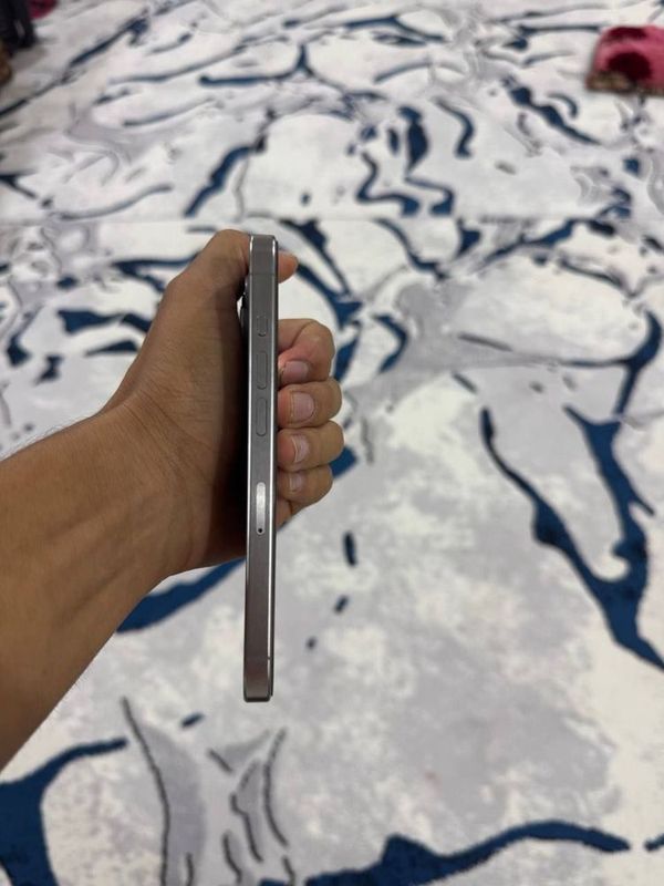 Iphone 15pro sotiladi