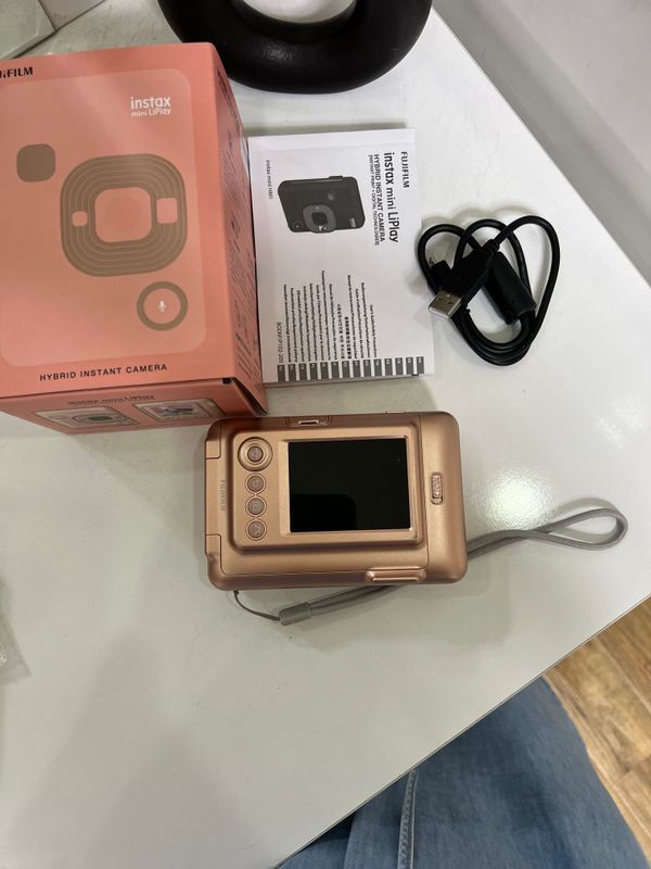 Instax MiniLiPlay. В идеальном состоянии. Instax MiniLiPlay. В идеальном состоянии.