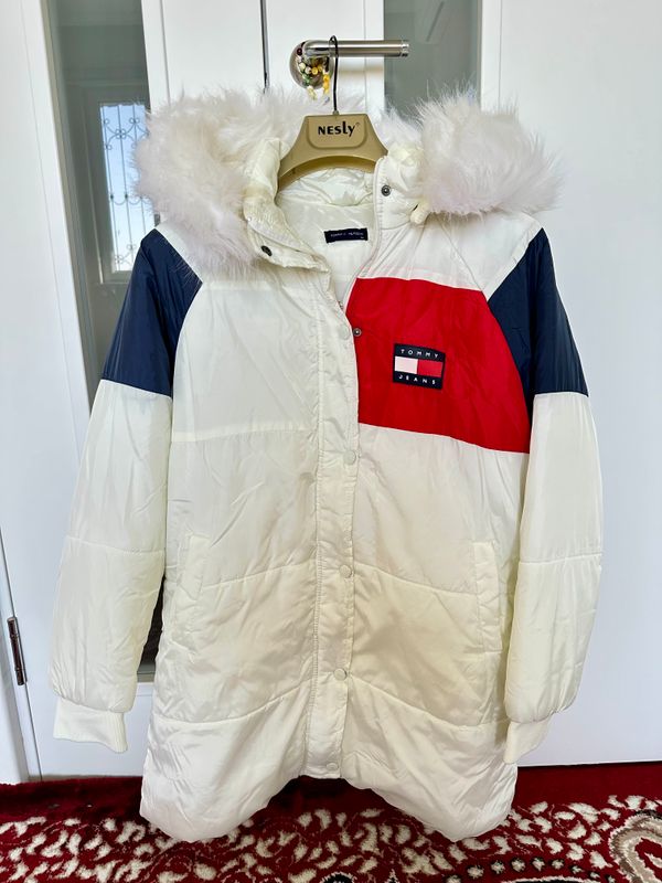 Tommy Hilfiger Qish mavsumi uchun kurtka Tommy Hilfiger Qish mavsumi uchun kurtka