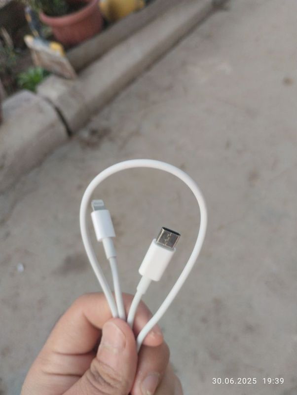 Продам iPhone кабель хороший