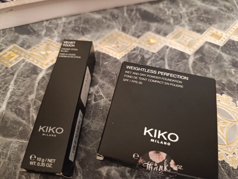 Скидка! Итальянская косметика Kiko,основа пудра и хайлайтер-румяна Скидка! Итальянская косметика Kiko,основа пудра и хайлайтер-румяна