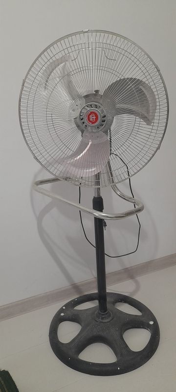 Ventilyator sotiladi Ventilyator sotiladi