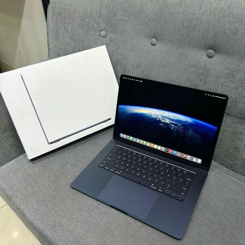 MacBook Air M3 15inch 8/256GB
