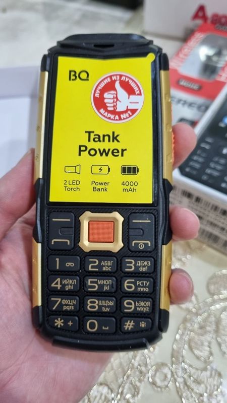 BQ Tank Power 2430 (Power Bank Фонарик Мощный батарея) BQ Tank Power 2430 (Power Bank Фонарик Мощный батарея)