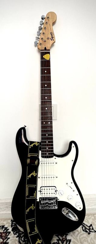 Gitara srochna sotiladi Fender Gitara srochna sotiladi Fender