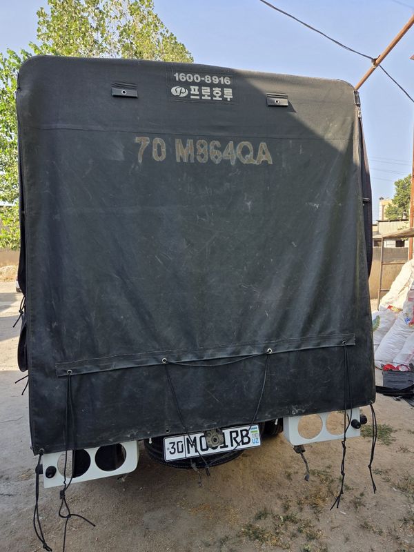 Кия тент сотилади