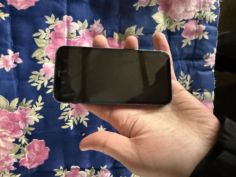 iphone 12 mini pamit 64g yomkost 100 batare qoyilgan oqip tel qlila