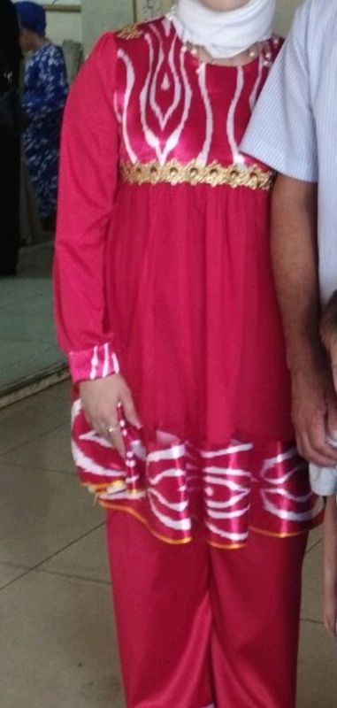 toʻyda kiyilgan holos holati yahshi atigi 100 ming toʻyda kiyilgan holos holati yahshi atigi 100 ming