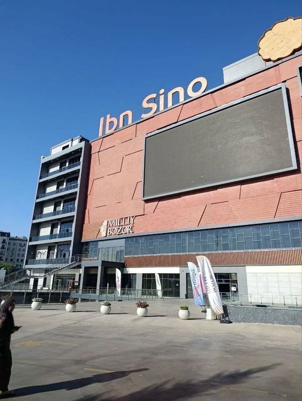 Ibn sinoda dokon sotiladi 9m2