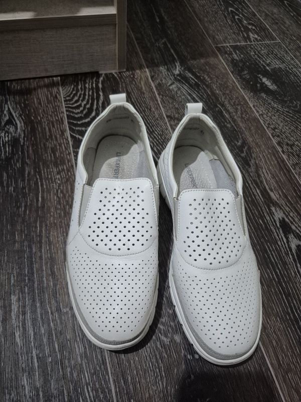 Продаются женские макасины