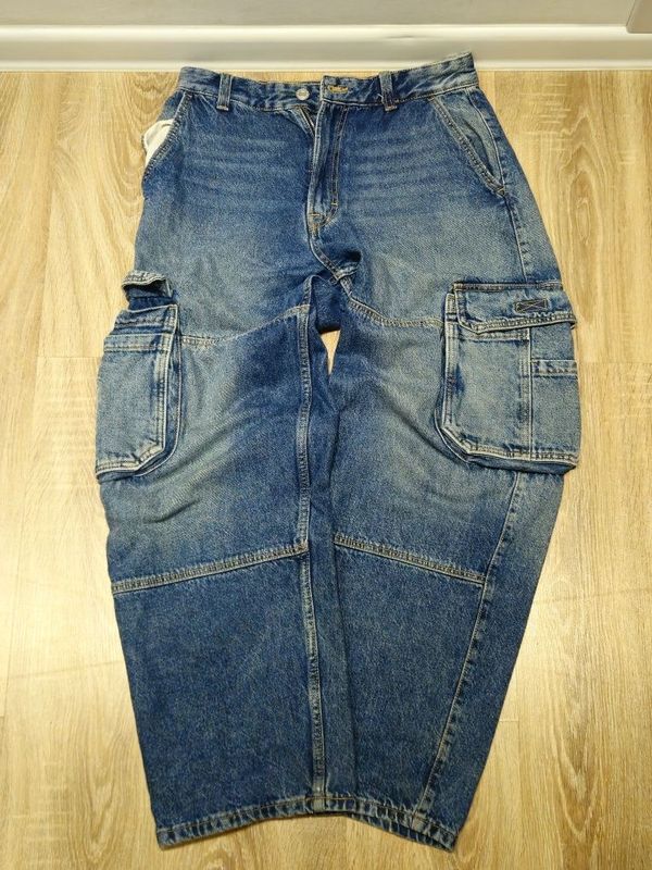 Синие джинсы Berhska, Skater Fit Синие джинсы Berhska, Skater Fit