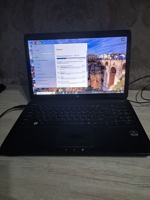 Notebook sotiladi