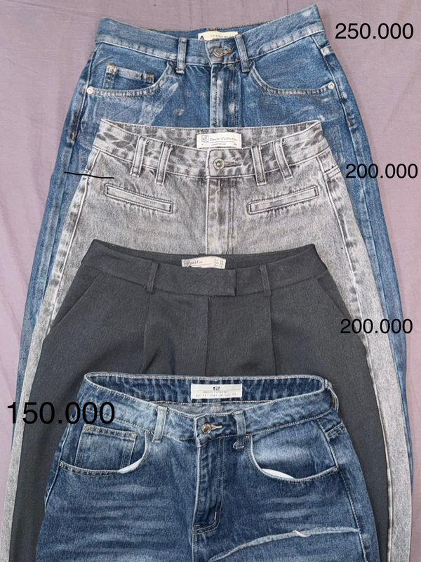 Продам джинсы 4 штуки