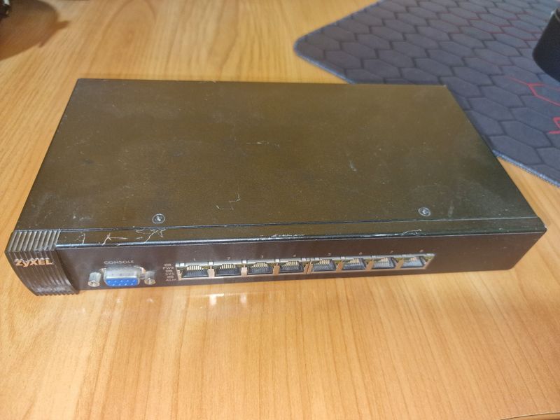 Коммутатор Zyxel ES-2108 Коммутатор Zyxel ES-2108