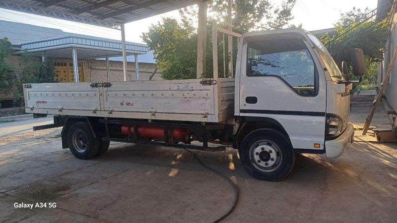 ISUZU BORTLI ishlap turgan moshina ISUZU BORTLI ishlap turgan moshina