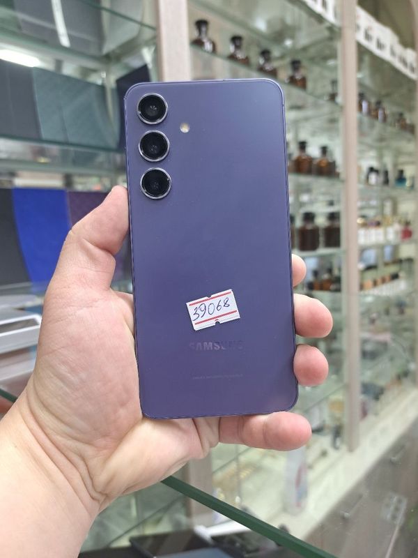 Samsung S24 xotirasi 8/256GB Samsung S24 xotirasi 8/256GB