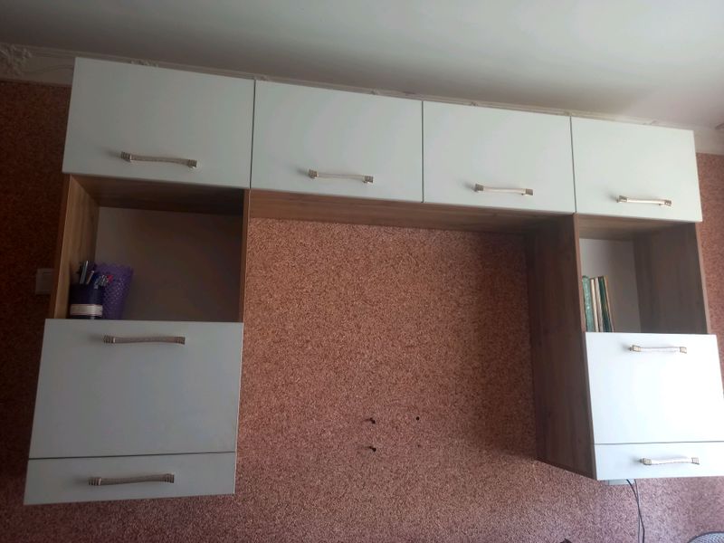 Продаёться шкаф Пэ образном стильном виде Продаёться шкаф Пэ образном стильном виде