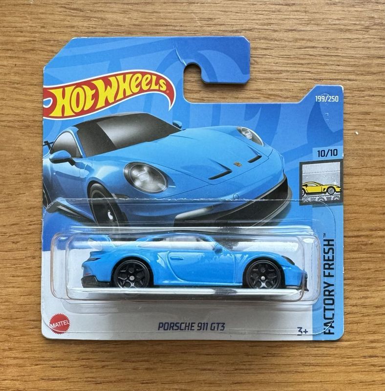 Hot Wheels Porsche 911 GT3 blue