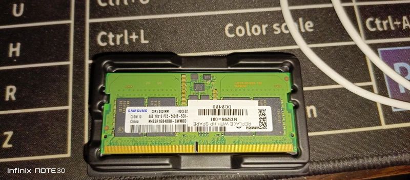 Оперативная память SO-DIMM DDR5 8GB.
