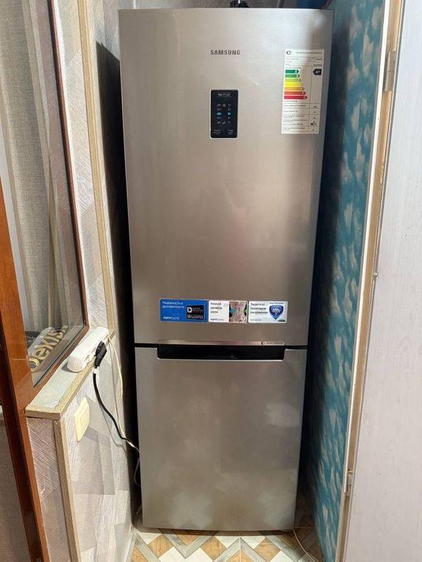 Холодильник Samsung Digital Inverter Холодильник Samsung Digital Inverter