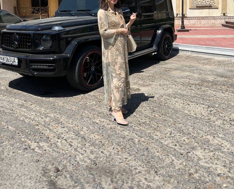 Dubay troyka abaya украшенное стразами Сваровски Dubay troyka abaya украшенное стразами Сваровски