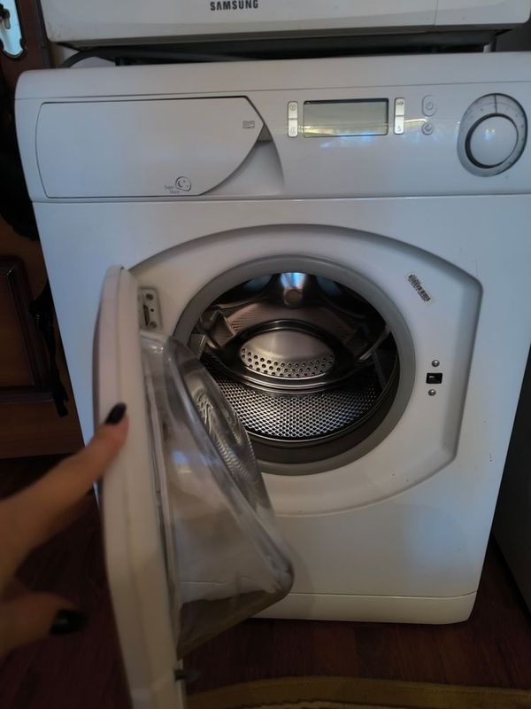 Кир машинка Hotpoin Aristot 7kg