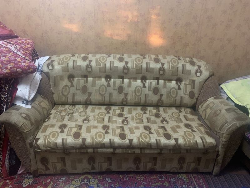 Raskladnoy divan sotiladi Raskladnoy divan sotiladi